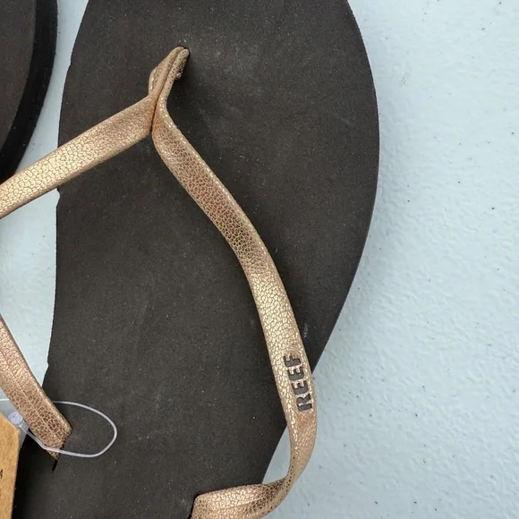 Reef Womens Bliss Nights Flip Flop Sandals Rose Gold Size 6 (BB) NEW - Picture 2 of 6